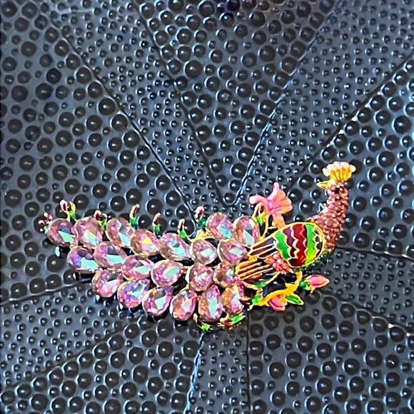 Crystal Peacock Brooch - Picture 1 of 2